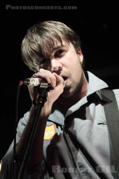 THE VACCINES - 2010-12-17 - PARIS - La Fleche d'Or - Justin Hayward-Young